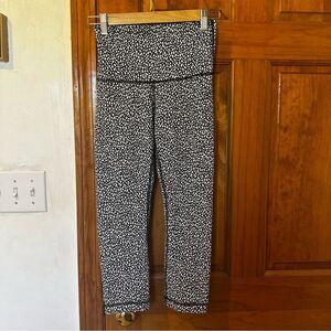 Lululemon Women's Wunder Under Crop (Hi-Rise) Miss Mosaic Black Size 6 Stretch